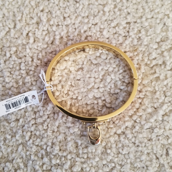 Coach Bangle Bracelet Signature C Carmine Enamel Gold Plated Hinged Oval NWT - Picture 3 of 12